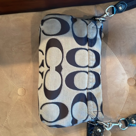 Coach Crossbody purse - Picture 3 of 9